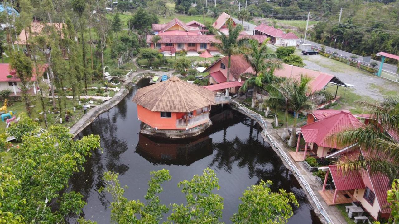 Cabanas Mountain River Lake Inn Нуэва-Калифорния Экстерьер фото