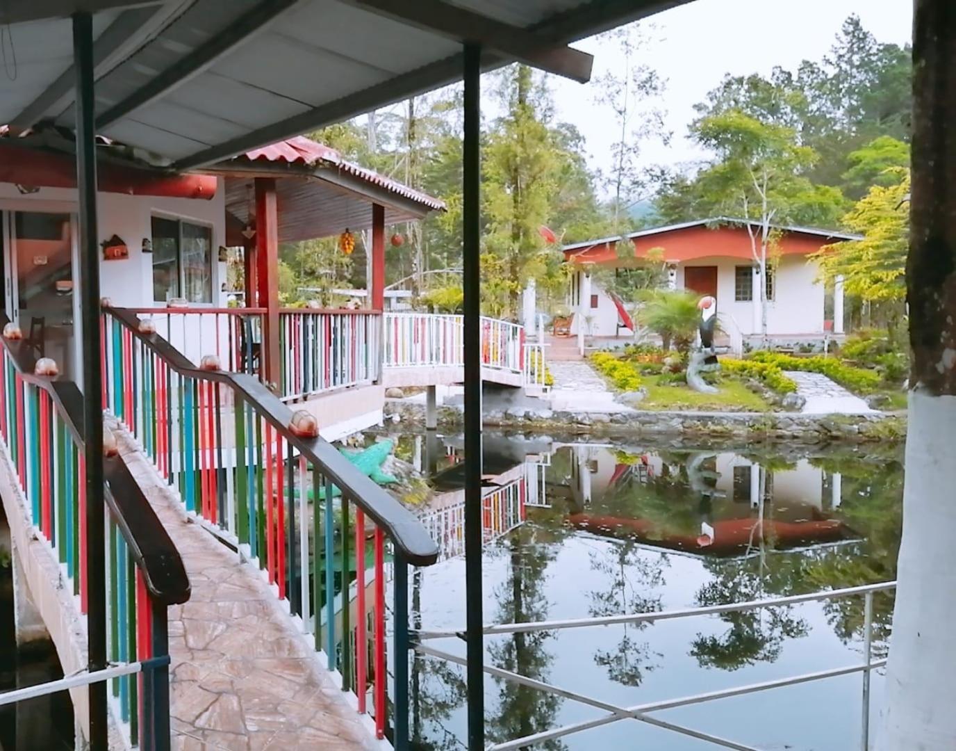 Cabanas Mountain River Lake Inn Нуэва-Калифорния Экстерьер фото